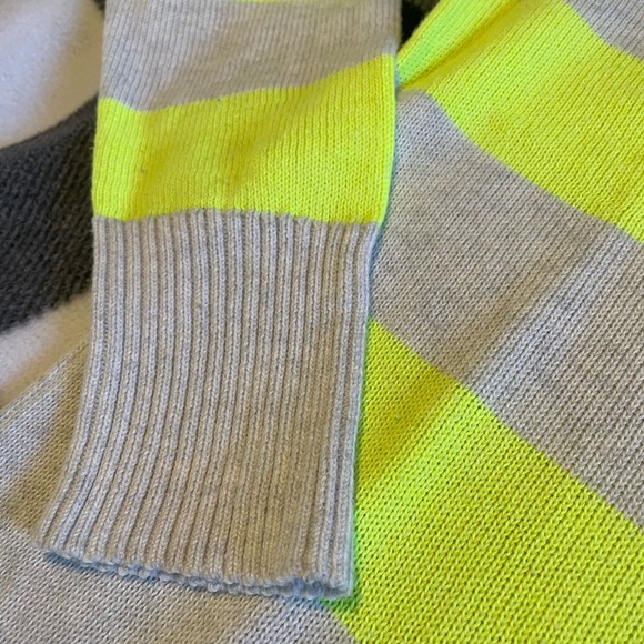 GAP striped sweater - Picture 7 of 7